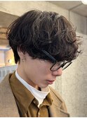 メンズナチュラルマッシュシャドウパーマ無造作センターパート