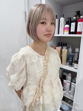 シー ヘアデザイン(see hair design) ホワイトベージュ/ブリーチ/ダブルカラー/レイヤーカット/ボブ