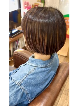 プレイングカラーピンクボブ　３０代４０代　パラパラブリーチ