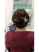 ニタスサン(2+3) 【ヘアセット】ふんわりシニヨン