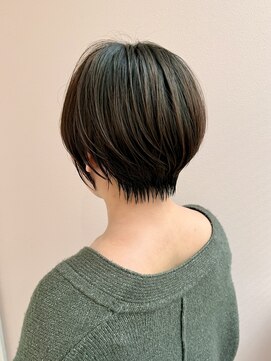 マグノリア バイ ウォーターリリー(Magnolia by Water Lily) 大人ショート/ひし形シルエット/前髪あり/30代・40代