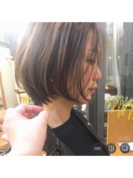 クルミ(kurumi) ダブルハイライトとショートっぽいボブ