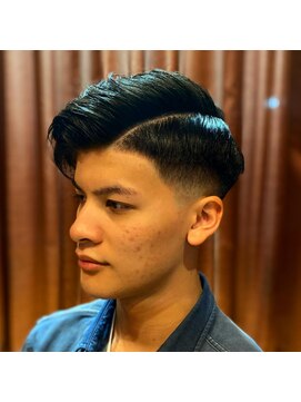 ヘアモード キクチ 銀座店 バッカーナ風フェードパーマ