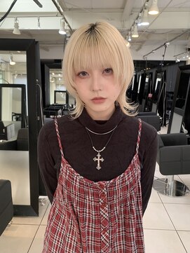 アクアオモテサンドウ(ACQUA omotesando) ◇しっかりくびれるミディアムウルフ