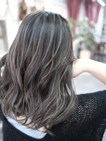 マリアナ(Mariana)&nbsp;ハイライトショートヘアレイヤーカットダブルカラー