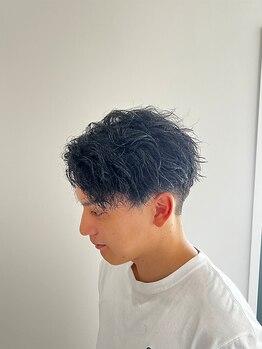 バヤカフタツメ(BAYAKAfutatsume)の写真/【夜10時最終受付】人気の波巻きパーマで周りと差をつけるスタイルに！"かっこいい"を常識にするサロン◇