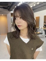 レブ 三条河原町(Reb,) 顔周りレイヤーカット顔まわりウルフベージュカラーウルフカット