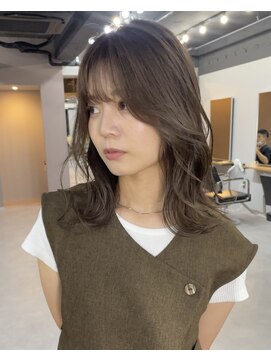 レブ 三条河原町(Reb,) 顔周りレイヤーカット顔まわりウルフベージュカラーウルフカット