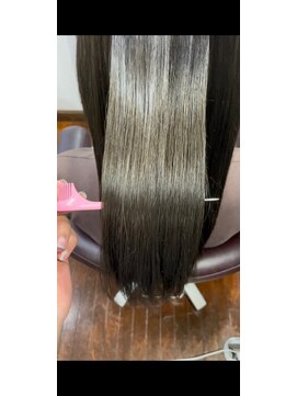 美容室 メザミー MESAMIES 20代30代ブリーチなし大人可愛いストレートカーキカラー