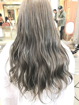 ネオリーブサイン 大森店(Neolive sign) ナチュラルハイライトカラー　アッシュグレージュ【大森】