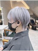 シルバーカラーツーブロックマッシュ ロングウルフハイライト