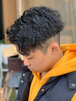 センターパート波巻きパーマスパイラルパーマツイストスパイラル