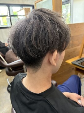 ヴィアルス 花山店(VIARS) グレージュ×刈り上げマッシュショート