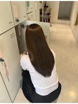ムーム(Momb)&nbsp;柔らかさと透明感を叶えるブラウンカラー