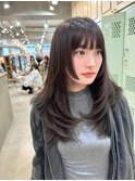 レイヤーカット　デザインカラー　暗髪オリーブベージュ