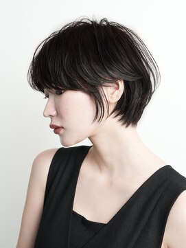 ソワネ 表参道(soigne) 首元を美しく見せる、大人女性の上品なくびれショート