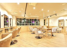 ソース ヘア アトリエ 京橋(Source hair atelier)の雰囲気（木を基調とした落ち着いた雰囲気の店内◆）