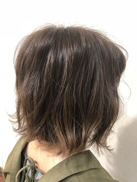 ネオリーブエム(Neolive em;) neolive em ハイライトが可愛いフレンチボブ☆