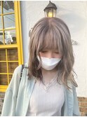 ホワイトベージュ
