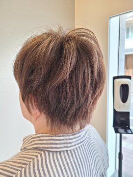 アカラ ヘアー akala ｈair ショート
