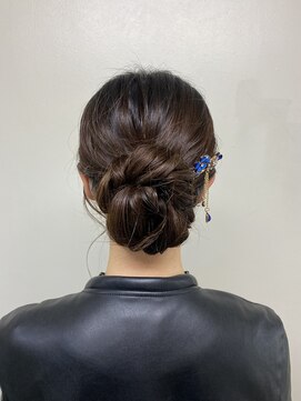 シェイプスサロン ハナレ 辻堂美容室(Shapes salon HANARE) 綺麗めシニヨン