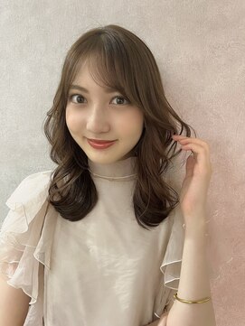 フルール(Fleur) 韓国風レイヤーカット 小顔シースルーバング ベージュカラー