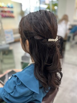 ジラ ヘアアンドメイク(girra HAIR&MAKE) ハーフアップ