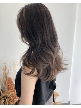 リリ バイ クローバー(lili by CLOVER) 透明感グレージュ/グレーベージュ/グレージュ/レイヤーカット