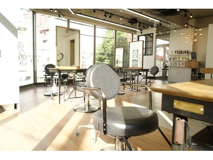 オルセン ディービーエー バルーンヘアー(OLSEN D.B.A BALLOON HAIR)の写真