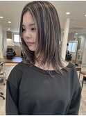 ハイライトレイヤーカットグレージュ顔周り