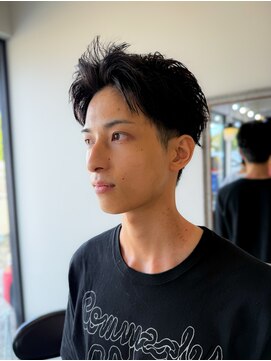 プラスヘアー(plus HAIR) 《出島》　スパイキーショート