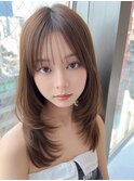 前髪顔まわり小顔ミディアムレイヤーフェミニンロング