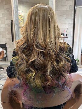 ハコ(H.A.Co) カラフルなデザインカラーです。