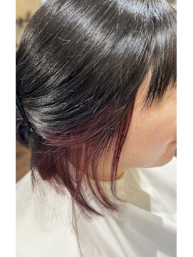 カウスリップ ヘアークリニック(Cowslip hair clinic) ボルドーピンクのイヤリングカラー