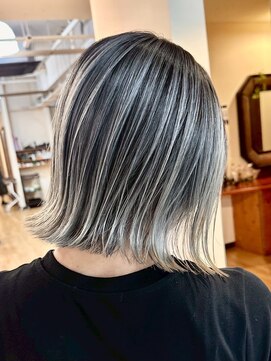 ブリッツ レボ(BLITZ-REVO) 着物ヘア/ダークアッシュ/ミディアムレイヤーカット/柏駅