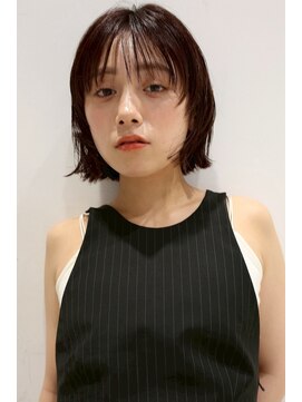 アピィス(appiis) ミルクティーブロンド/ワンホンレイヤーカット/横浜