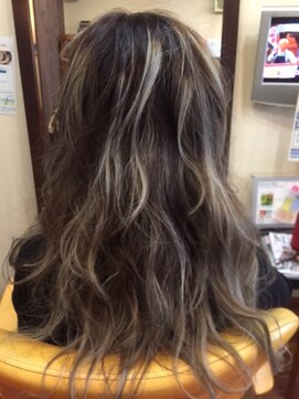 ディーセブン ヘアーリゾート(D seven Hair Resort) 外国人グラデーション