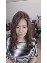 美容室エルカミノ&nbsp;パーマヘアに相性バッチリデザインカラー