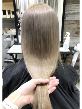 トルネード(TORNADO) 外国人風 ホワイトブロンド ホワイトカラー M330