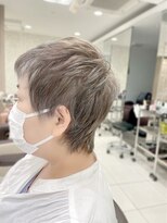 アッシュ 高円寺店(Ash)&nbsp;グレイヘアを活かした明るめデザインショート★★