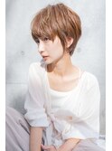 グレージュカラーシルキーべージュ、デザインカラー斜めバング