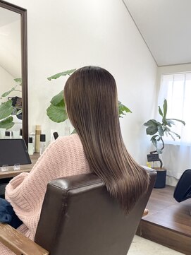 ホンネ(honne.) くすみベージュ×美髪