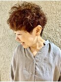 50代 60代 カーリーツイストパーマ大胆メッシュ