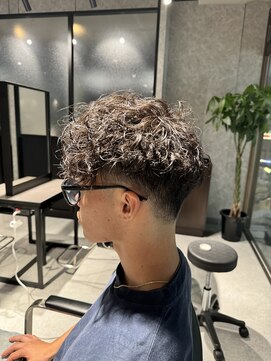 スタッド 松戸(stud. Men‘s) テーパーフェードスペインカール