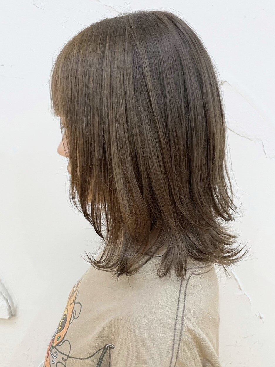 2025年春】ミディアム アッシュベージュの髪型・ヘアアレンジ 2025年春】ミディアム アッシュベージュの髪型・ヘアアレンジ