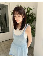大人オリーブベージュ顔まわりレイヤーミディアム