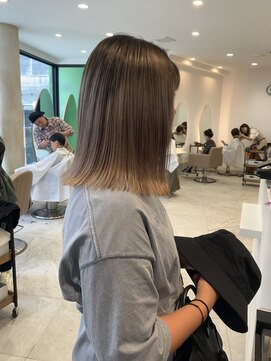 カムバイネオリーブ 溝の口店(Cam by neolive) シャドールーツ ベージュ 溝の口