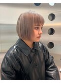 くすみグレージュ