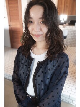 ハー(her) ミディアムレイヤー×無造作パーマ|her都立大学