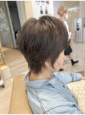 大人可愛いくびれショート×透明感カラー